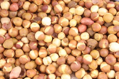 Lezzetli ve sağlıklı kızarmış nohut stoğunda satılık nakit ürünler var.