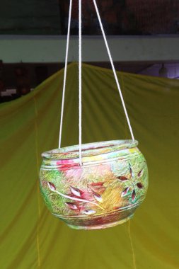 Bangladeş Toprağı, Stil Ağaç Esrarı 'nı satılığa çıkardı.