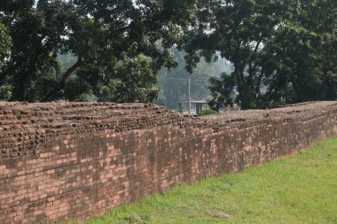 Tarihsel Arkeolojik turnuvaya katılabilir Pundranagar Tuğla Duvarı ve Mahasthangarh, Bogra, Bangladeş