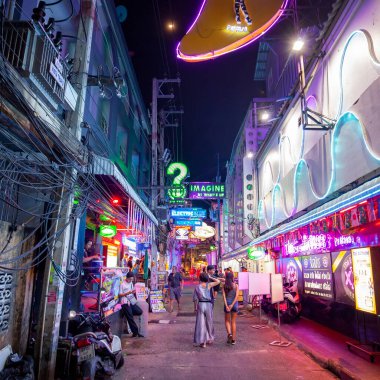 Pattaya 'da küçük bir gece sokağı, Tayland 2024
