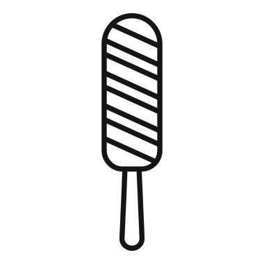 Sıcak bir yaz gününde ferahlatıcı bir ziyafetin tadını çıkarıyorum.