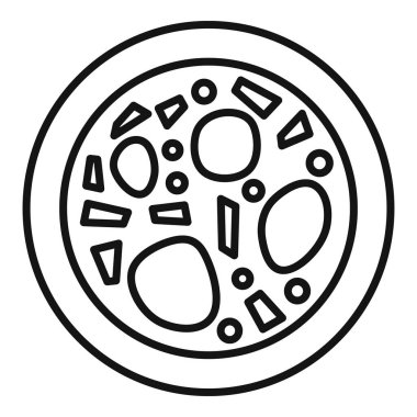 Beyaz tabakta çeşitli malzemelerle nefis İtalyan pizzası.