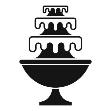 Üç katmanlı bir çeşmenin siyah silueti fışkıran su, ferahlık ve sükunet hissi uyandırıyor.