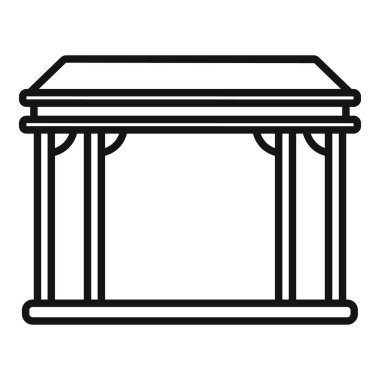 Örtülü basit bir pergola, bir bahçede barınak ve gölge sağlıyor.