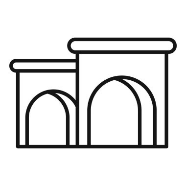 Eski bir tünelin girişi, gizem ve macera çağrıştırıyor.