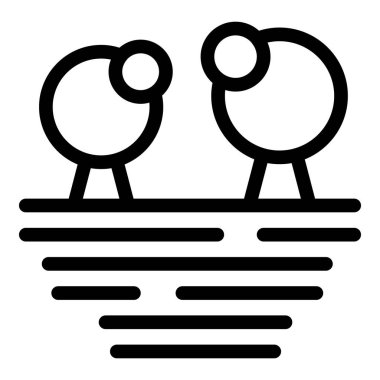 Otların üzerinde otlayan iki koyun ve üzerlerinde bulutlar.