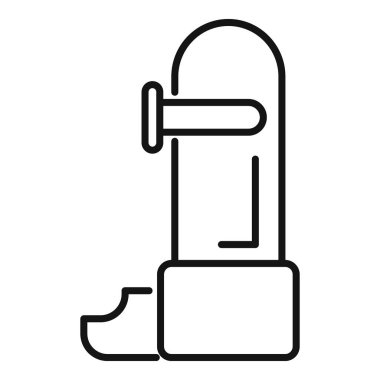 Kuyudan su getiren eski bir su pompası.