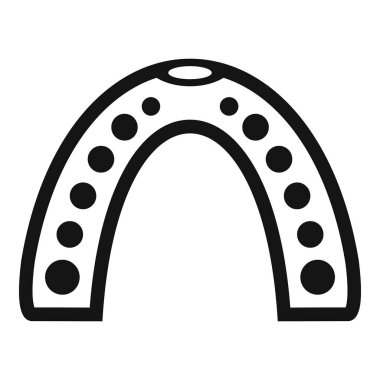 Beyaz arka planda izole edilmiş esnek naylon protez tabanı bir diş teknisyeni tarafından kullanılmayı bekliyor.