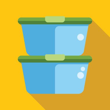 İki mavi plastik beslenme çantası yeşil kapakları kapalı sarı bir arka plana istiflenmiş.