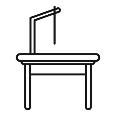 Ameliyat masası. Lamba, basit bir şekilde ameliyat için hazırlanıyor. Hastane, klinik, acil durum, tıbbi tasarım için beyaz arka planda izole edilmiş.