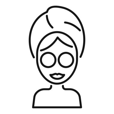 Havlu ve salatalık dilimleri süren bir kadının çizdiği çizgi, spa tedavisinin keyfini çıkarıyor.