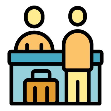 Turist otel resepsiyonunda bekliyor. Otele giriş yapmaya ve tatilinin tadını çıkarmaya hazır.