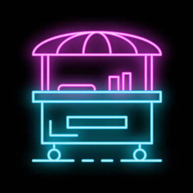 Siyah arka planda güneşliği parlayan neon sokak yemekleri arabası.