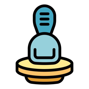 Modern yuvarlak kedi yatağı ve tırmalama direği evcil hayvanın dinlenmesi ve oynaması için rahat bir yer sağlıyor.