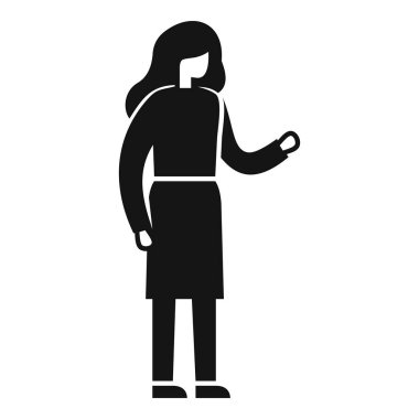 İş kadını bir sunum yapıyor ve el hareketleriyle bir şeyler anlatıyor.