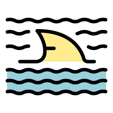 Köpekbalığı yüzgeci sudan çıkıyor, okyanusta dalgalanmalar yaratıyor.