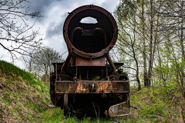Σκουριασμένη Ατμομηχανή Βαγόνι Κάρβουνο Εγκαταλειμμένο Στο Νεκροταφείο Τρένων Παλιά Σιδηροδρομική — Φωτογραφία Αρχείου
