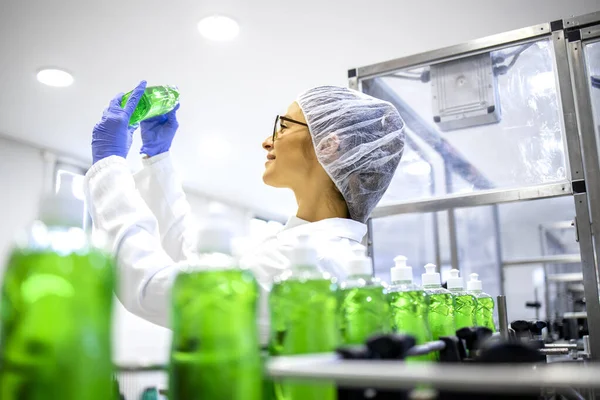 Experienced Female Factory Worker Checking Quality Cleaning Chemicals Production — Stockfoto