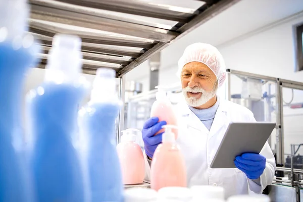 Technologist Testing Quality Liquid Soap Fabric Softener Chemicals Factory — 스톡 사진