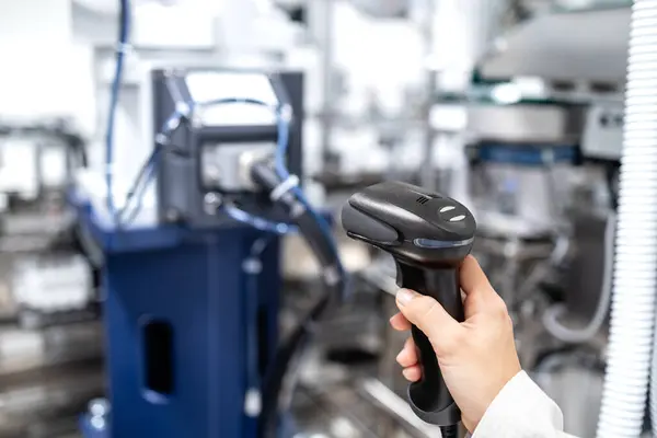 Worker Holding Bar Code Scanner Production Line Factory — Stock Photo, Image