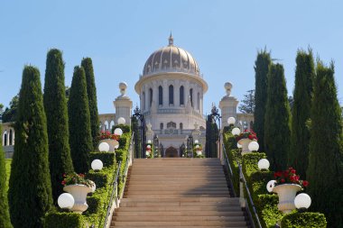 Hayfa 'daki Carmel Dağı' ndaki Bab Tapınağı iki yıldan uzun bir süre sonra açıldı. İsrail 'in Hayfa kentindeki Bahai Bahçeleri' nde..