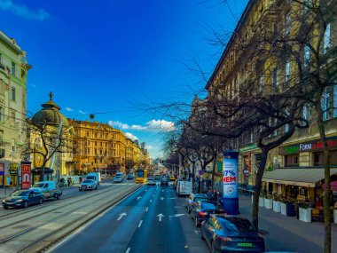 Budapeşte, Macaristan - 8 Şubat 2023: Budapeşte, Macaristan Bulvarı üzerinde