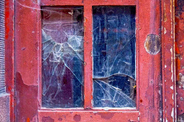 Разбитое Стекло Окне Старого Заброшенного Дома Фото Снаружи Дома — стоковое фото
