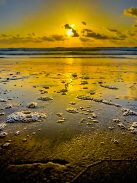 Nahaufnahme Des Strandes Mit Steinen Strand Bei Sonnenuntergang Stockbild