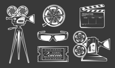 Sinema simgesi klasik seti siyah arkaplanda izole edildi. Tasarım elemanı amblemi: film, kamera, makara, bilet, şerit, klaket. Sinema şablonları işareti. Vektör illüstrasyonu