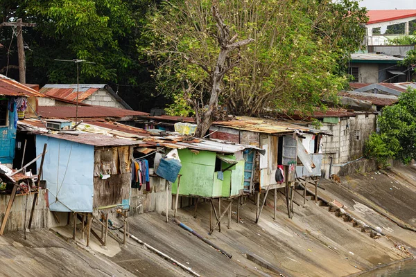 Chudí Lidé Žijící Chudobě Podél Kanálů Manila Filipín Kopírovacím Prostorem — Stock fotografie