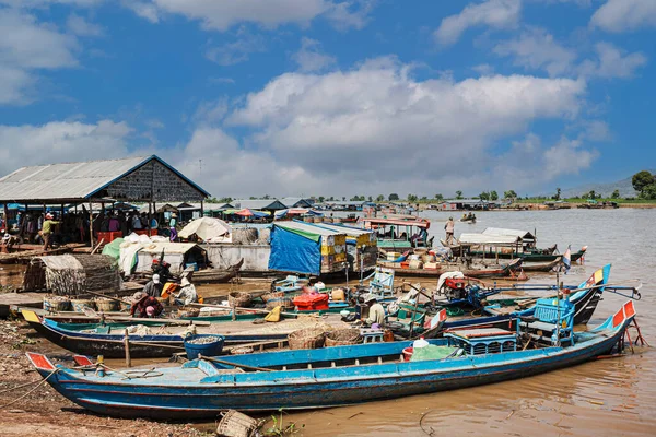 Poor Cambodians Living Poverty River South East Asia — Stock Photo, Image