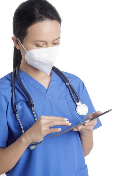 Hermosa Mujer Asiática Doctora Enfermera Vestida Con Uniformes Azules Aislados —  Fotos de Stock