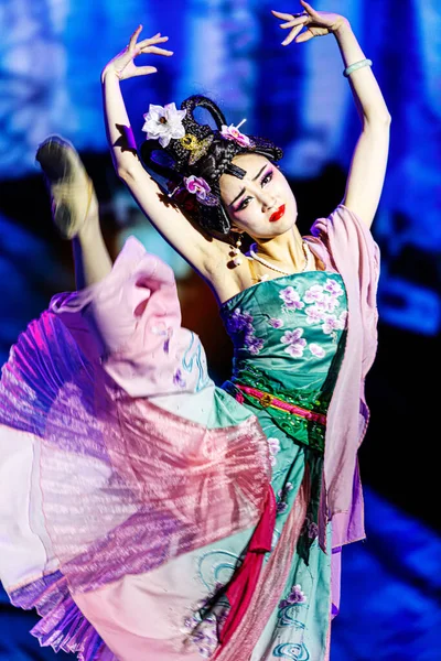 Xian Çin Mayıs 2017 Dansçılar Xian Çin Deki Xian Tiyatrosu — Stok fotoğraf