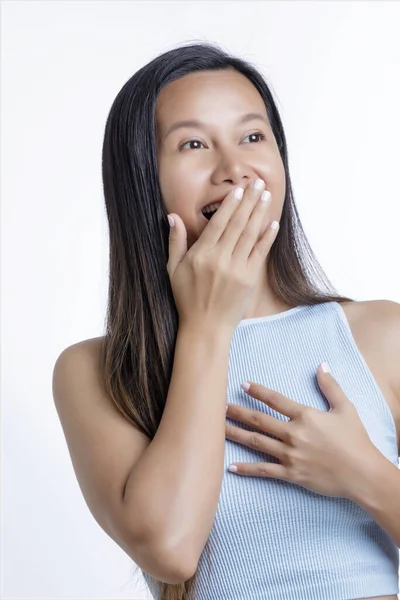 Azji Amerykanin Kobieta Pokazując Emocje Niespodzianka Odizolowany Biały Tło Kopia — Zdjęcie stockowe