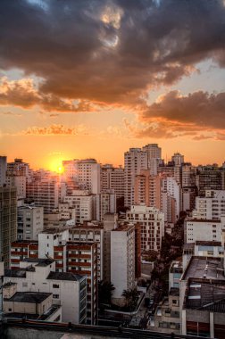 Sao Paulo şehrinde alacakaranlık, Brezilya, Güney Amerika