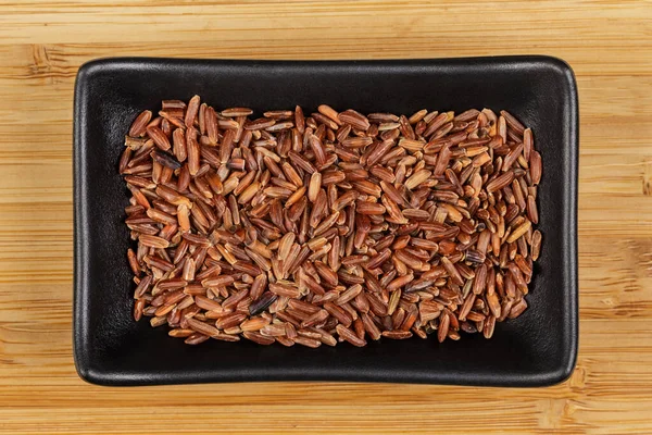 Flach Legen Nahaufnahme Von Köstlichen Schüssel Mit Rotem Reis Isoliert — Stockfoto