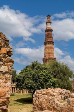 Kutub Minar Kompleksi 'nin kalıntıları Yeni Delhi Hindistan, Güney Asya
