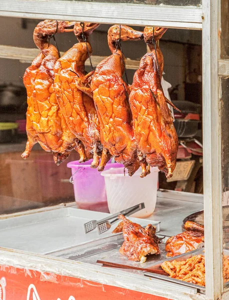 Street Vendor Selling Roasted Duck Other Chinese Favorite Foods Guilin — Stock Photo, Image