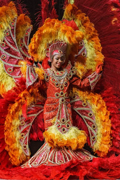 Leblon Plataforma Uno Kulübü, Rio de Janeiro, Brezilya, Güney Amerika 'daki Samba Show dansçıları