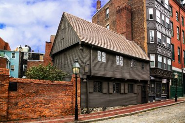 Boston Massachusetts 'teki Özgürlük Yolu boyunca uzanan Paul Revere Evi