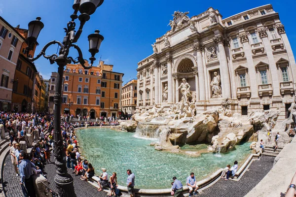 Den Historiska Fontana Trevi Ett Populärt Turistmål Rom Italien Europa — Stockfoto
