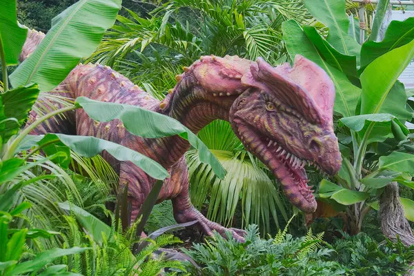 Dilophosaurus Vilket Innebär Dubbel Crested Reptil Dinosaurie Från Den Tidiga — Stockfoto