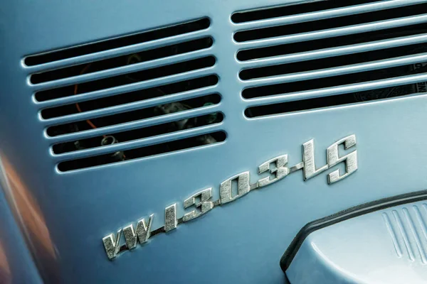 Detalhe Perto Volkswagen Azul Vintage 1303 Com Espaço Cópia Imagens Royalty-Free