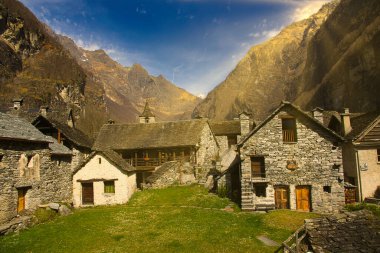 İsviçre 'deki taş köyler