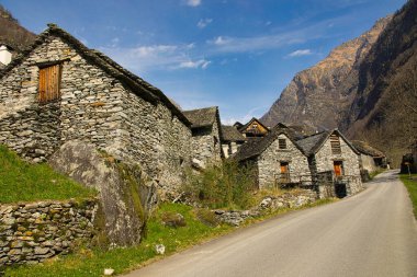 İsviçre 'deki taş köyler