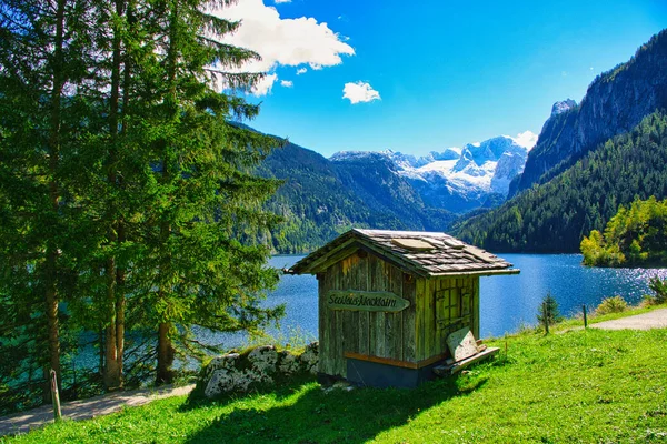 Bavyera ve Avusturya 'daki Alpler' deki güzel dağ gölleri