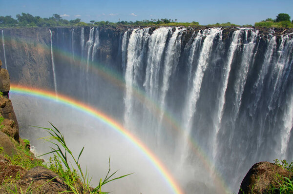 Водопад Виктория в Зимбабве и Замбии