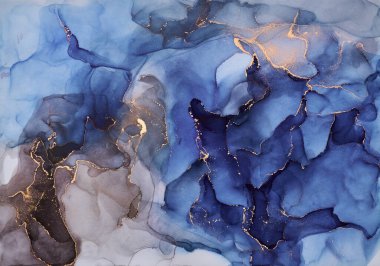 Yarı saydam renklerin akıntısı metalik altın damarlarla iç içe geçerek organik lüks manzarayı şekillendiriyor. Bu akışkan sanat, soyut sıvı mürekkep tekniği, ışık ve gölge serbest dokular arasında dans eder.