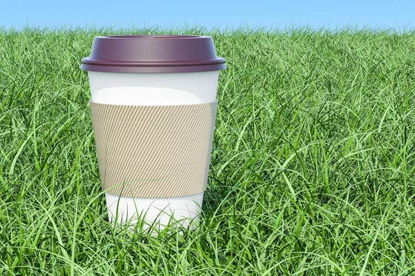Wegwerpbeker Met Warme Drank Het Groene Gras Tegen Blauwe Lucht — Stockfoto