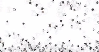 Yanan ampuller düşüyor ve ekranı dolduruyor. Beyaz arkaplanda 3B canlandırma